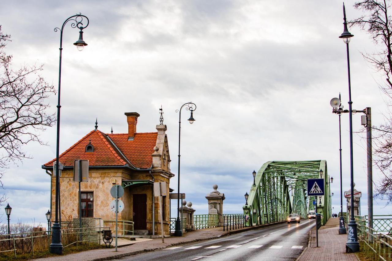 Bridge Apartment Esztergom Exterior photo
